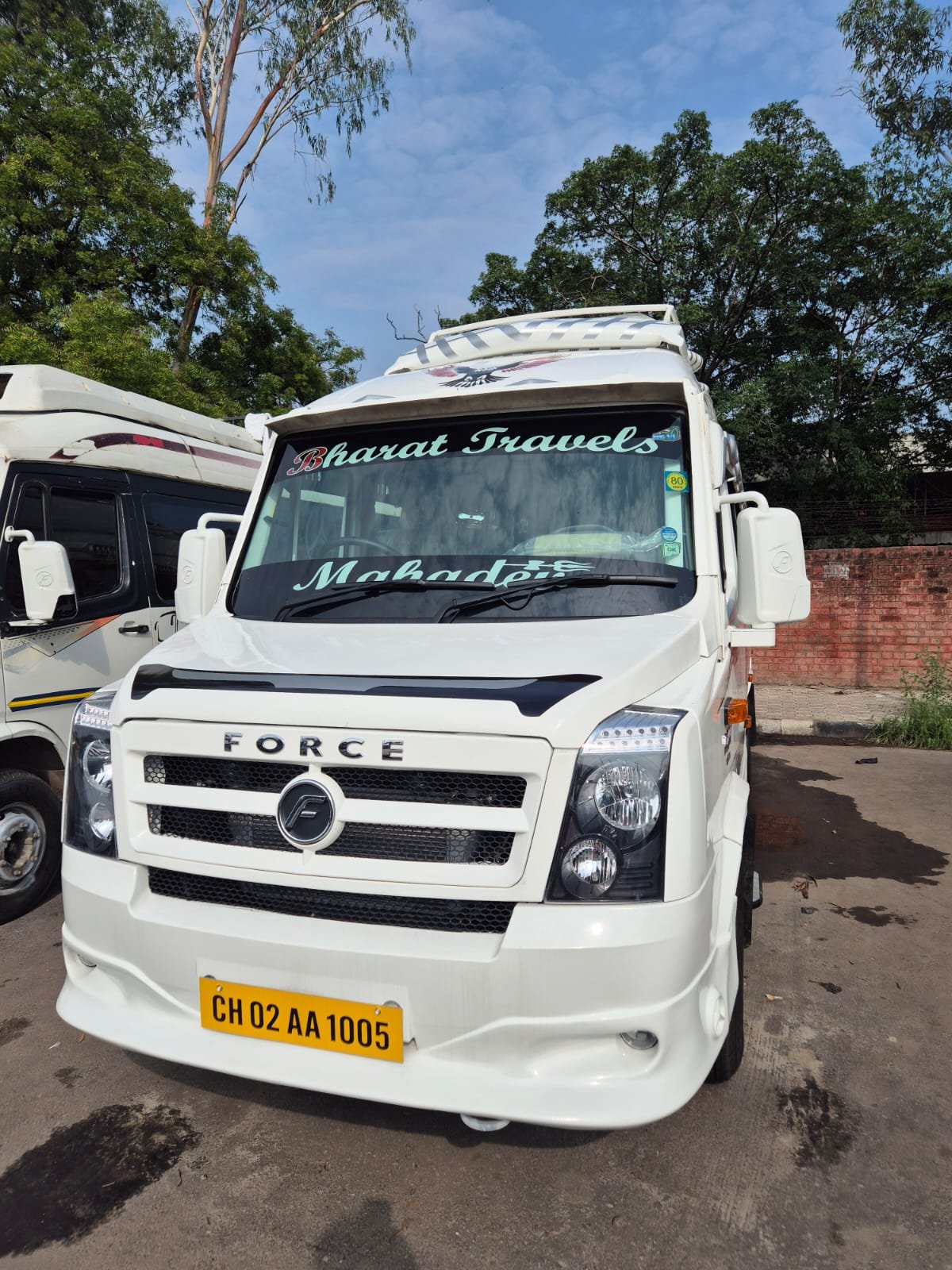 20 Seater Tempo Traveller