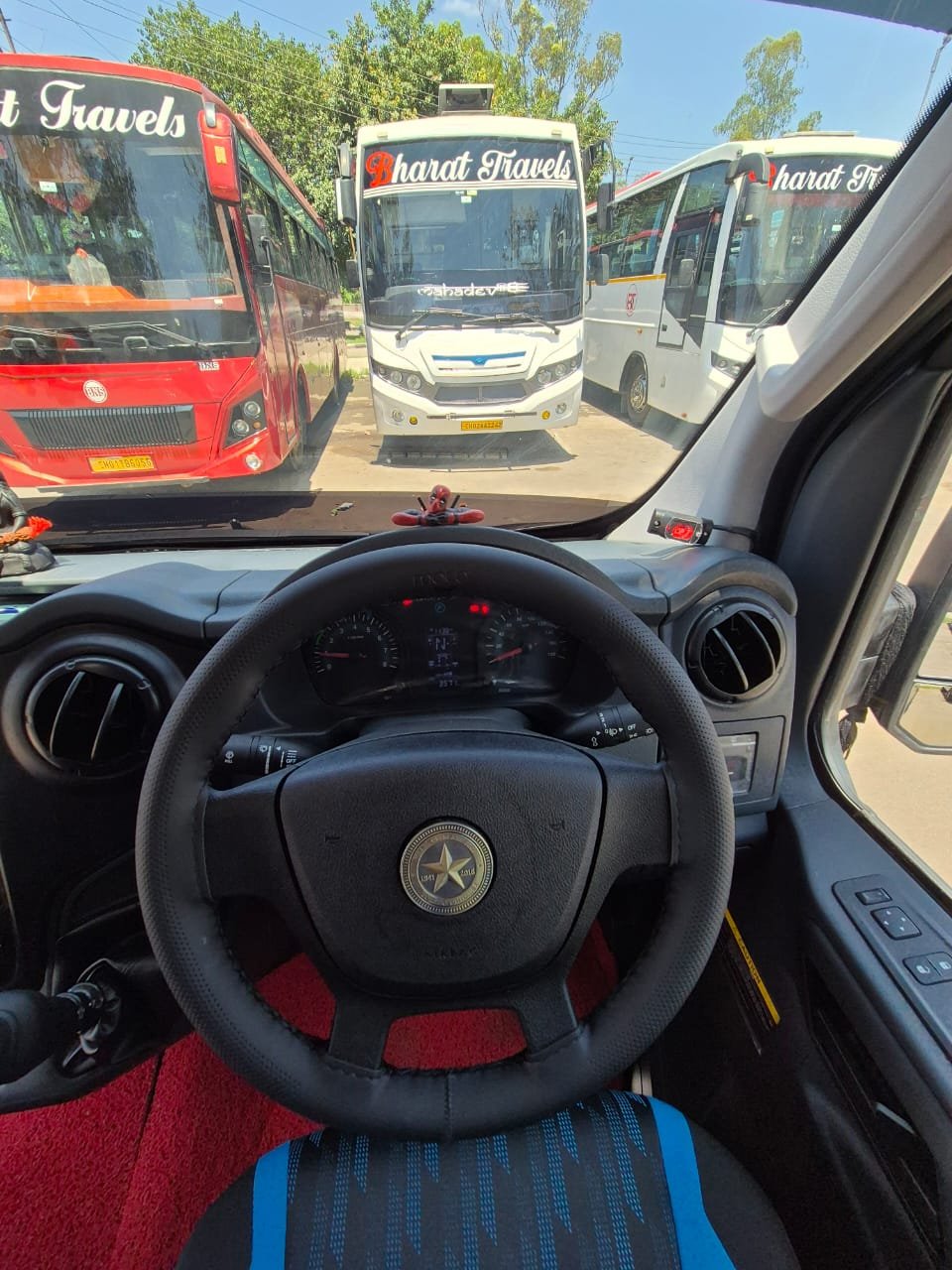 Urbania Tempo Traveller photo 5